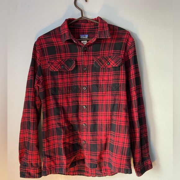 Patagonia Other - Patagonia men’s red and black flannel button down shirt. Size small. Great